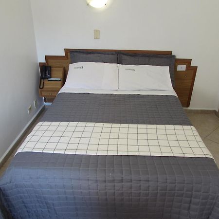Hotel Paramount- Proximo A 25 De Marco Bras Bom Retiro E Expo Center Norte "Garanta Ja Sua Reserva" サンパウロ エクステリア 写真