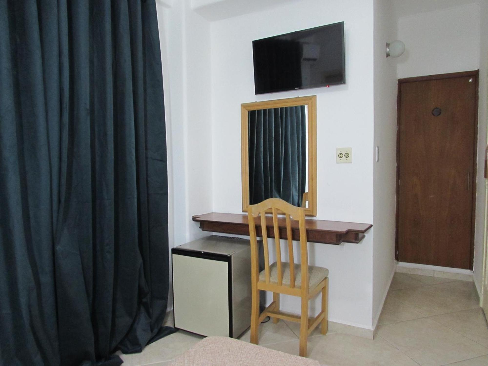 Hotel Paramount- Proximo A 25 De Marco Bras Bom Retiro E Expo Center Norte "Garanta Ja Sua Reserva" サンパウロ エクステリア 写真